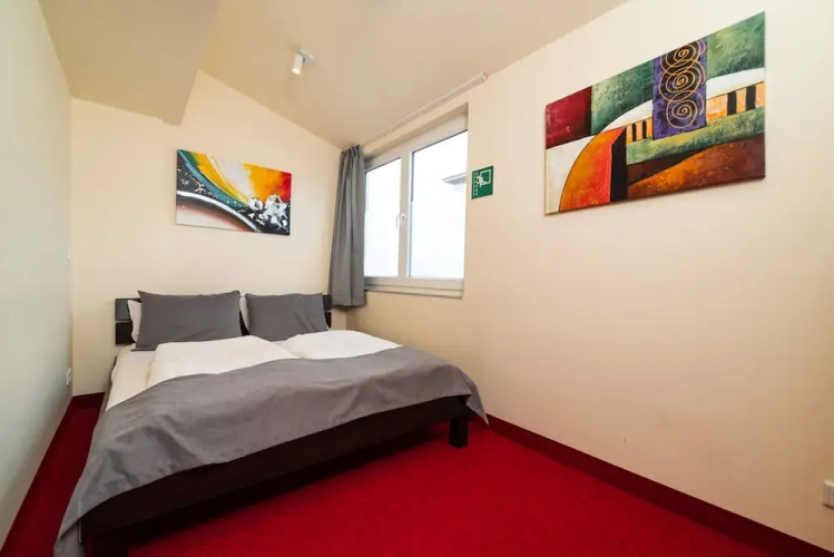 S & D Hotel