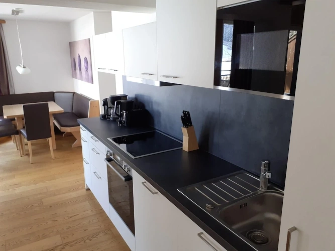 3 Bedrooms Classic Apartment