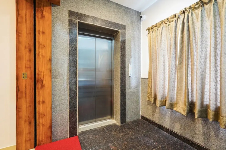 FabHotel Royal Grand