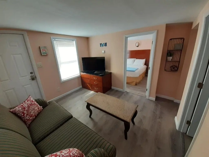 2 Bedrooms Apartment