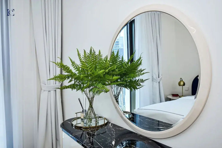 2bedroom Apt in Burj Crown