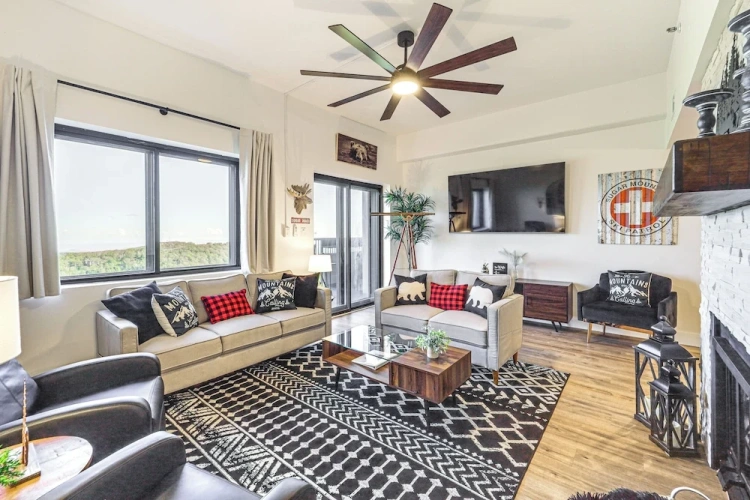 2 Bedrooms Apartment
