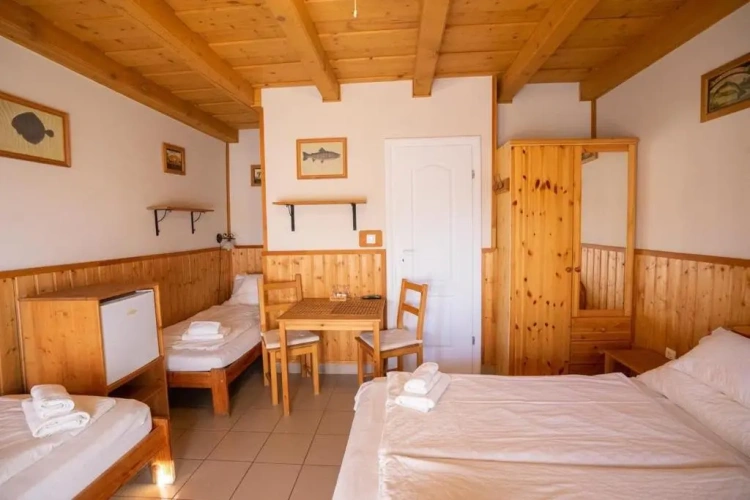 Standard Quadruple room with view