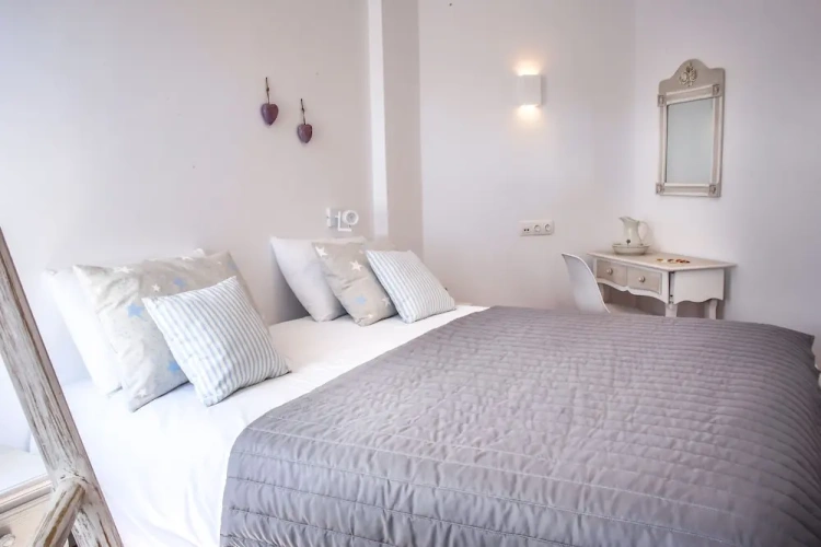1 Bedroom Comfort Suite with pool view