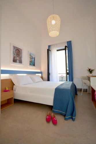 Standard Double room with balcony and with lateral sea view