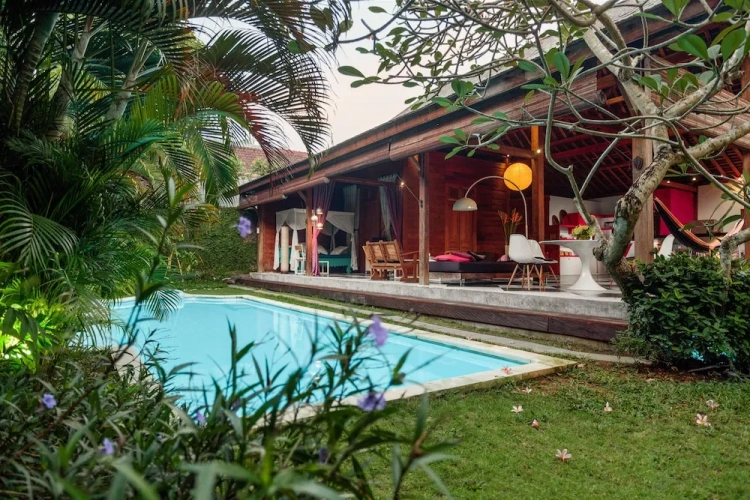 2 Bedrooms Villa
