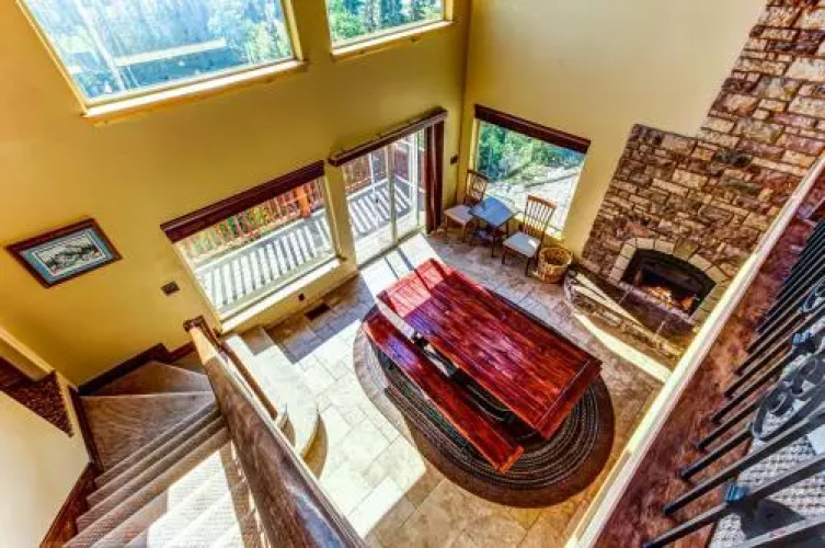 580 Hunter Ridge Dr - View~Topia