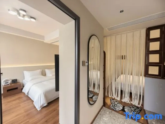 2 Bedrooms Standard Family room