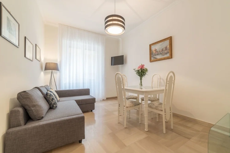2 Bedrooms Apartment