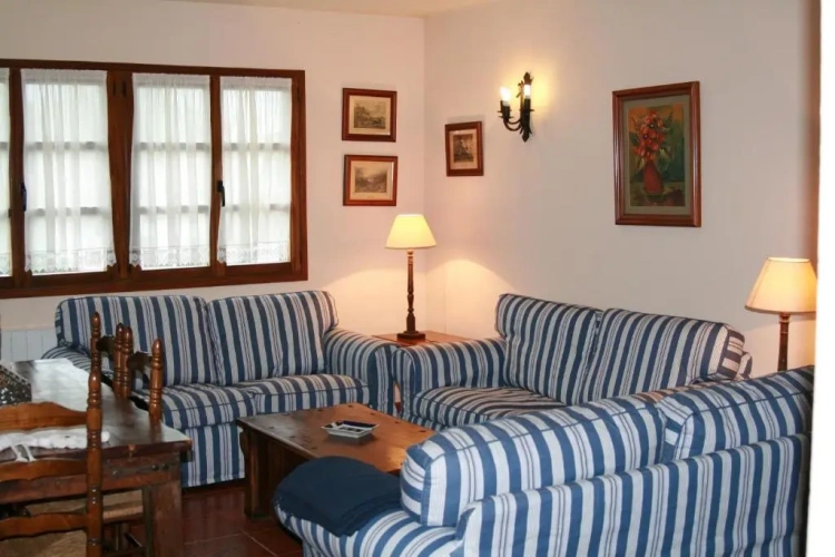 3 Bedrooms Apartment