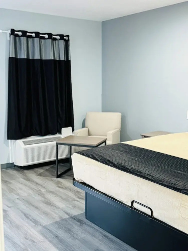 Express Inn & Suites