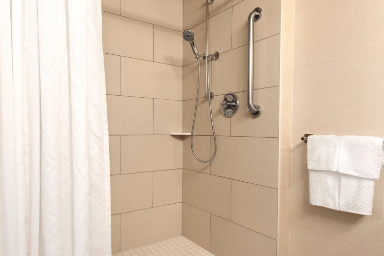 DoubleTree by Hilton Hotel Milwaukee - Brookfield photo 11