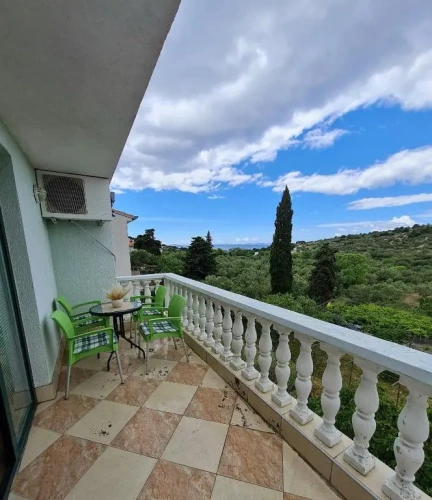1 Bedroom Apartment with sea view