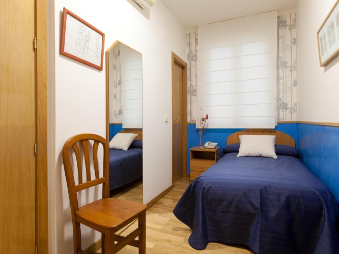 Standard Single room