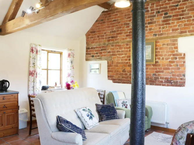 Ragleth Cottage