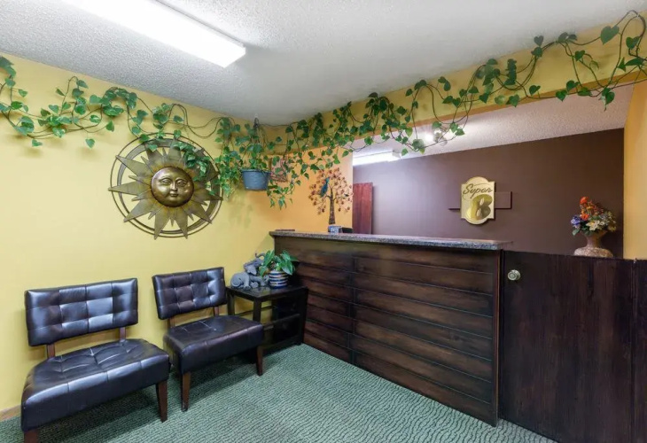 Super 8 Perry Ia