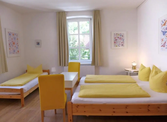 Standard Triple room