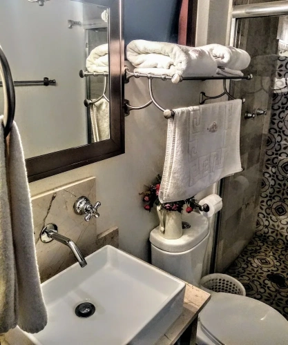 Comfort room
