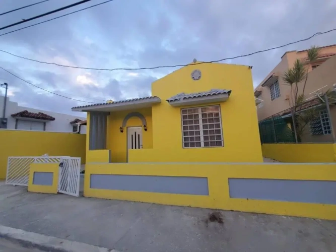 6 Bedrooms Cottage
