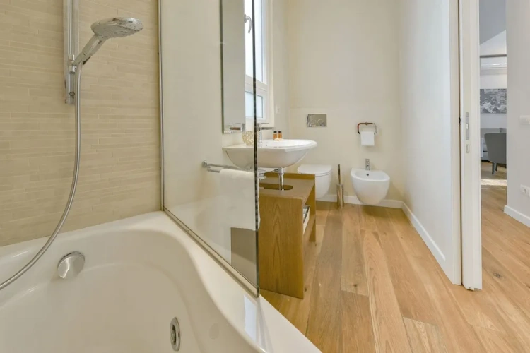 3 Bedrooms Apartment