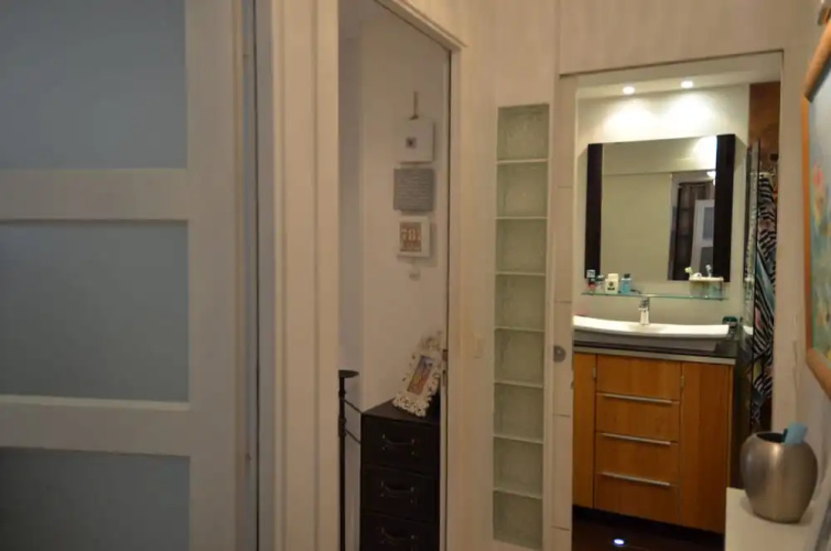 Modern apartment 6 persons with Jacuzzi in Nice Downtown