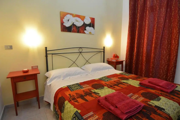 Standard Triple room