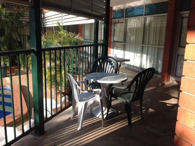 Palms Motel
