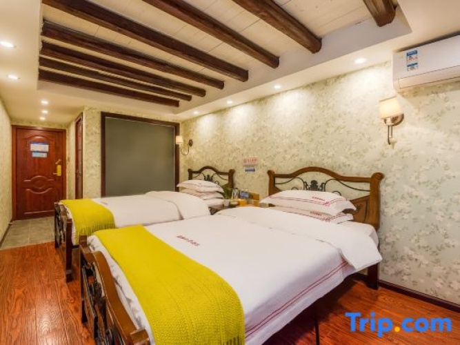 Twin Suite with balcony