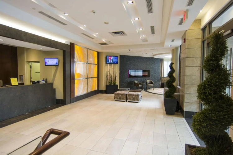 Maplewood Suites - Square One