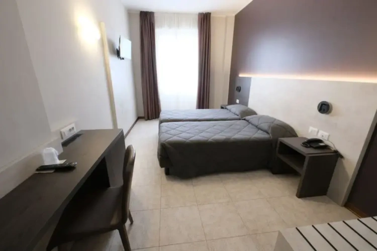 Standard Twin room with balcony