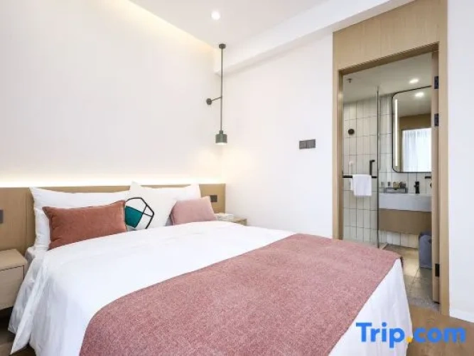 2 Bedrooms Family Suite with city view
