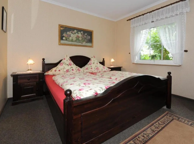 4 Bedrooms Cottage