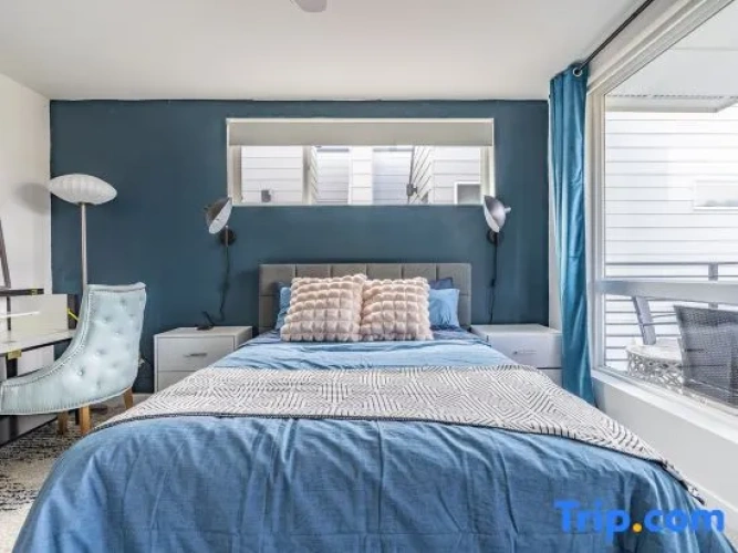 3 Bedrooms Apartment