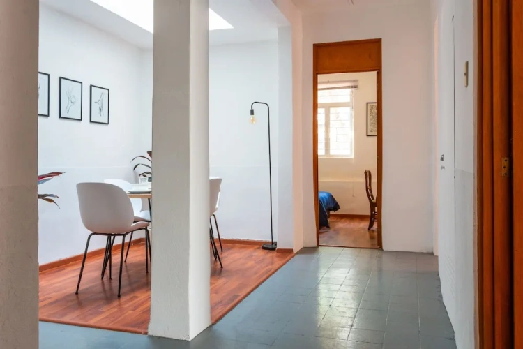 2 Bedrooms Apartment