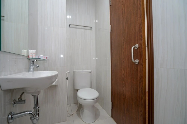 OYO 1574 U xpress Hotel