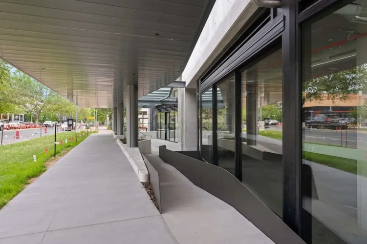 Elegant Studio With Parking