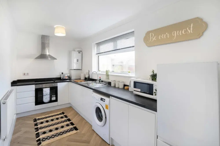 Modern - 2 Bed - Free Parking