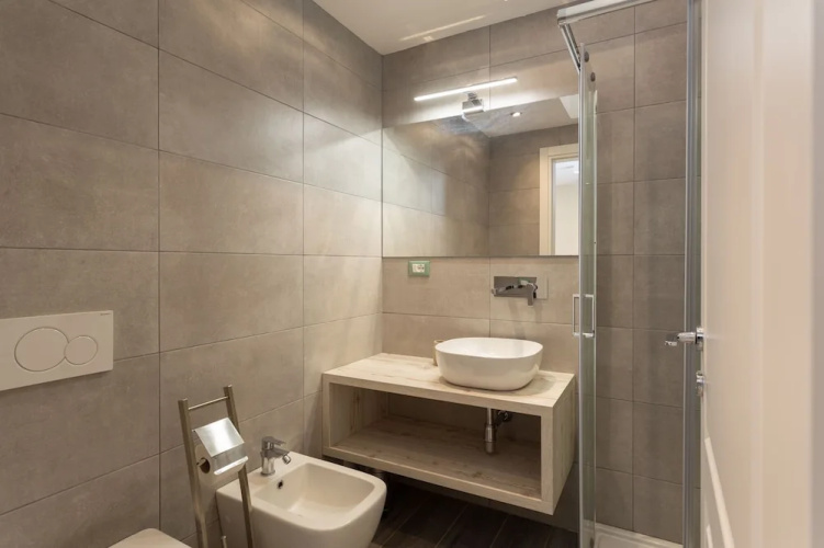 Carla's Rooms with Private Bathroom & Shared Kitchen