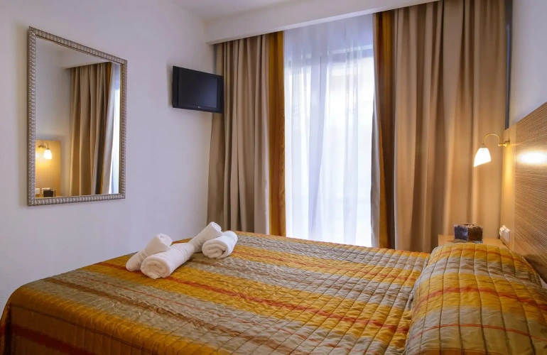 1 Bedroom Apartment with balcony