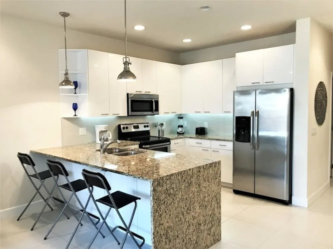 ACO FAMILY – 3 bd with pool (1712)