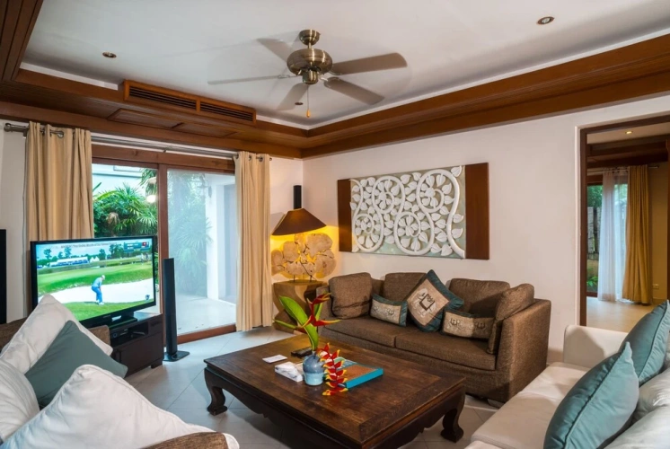 4 Bedrooms Villa