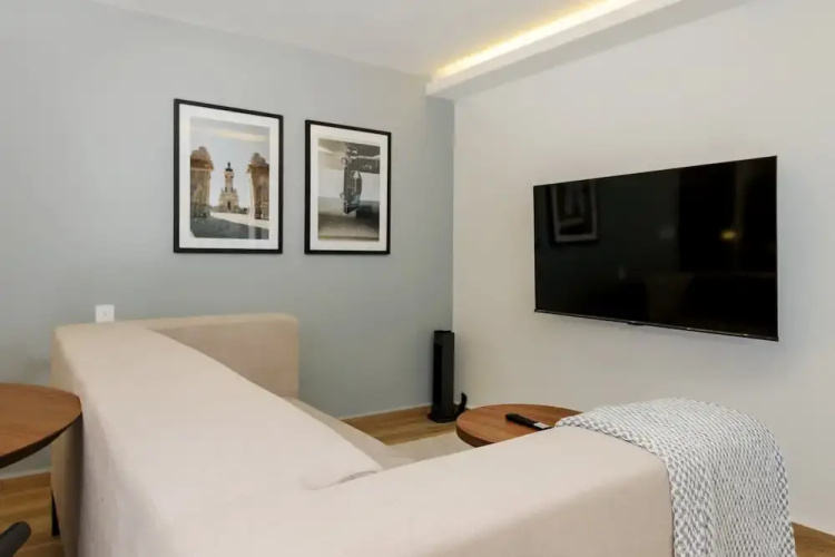 w Prestigious Loft w Elegant Balcony in Colima