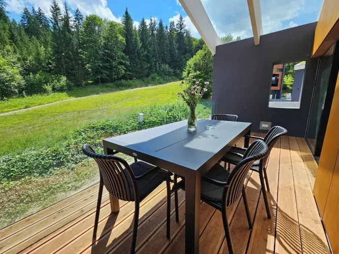 2 Bedrooms Deluxe Apartment