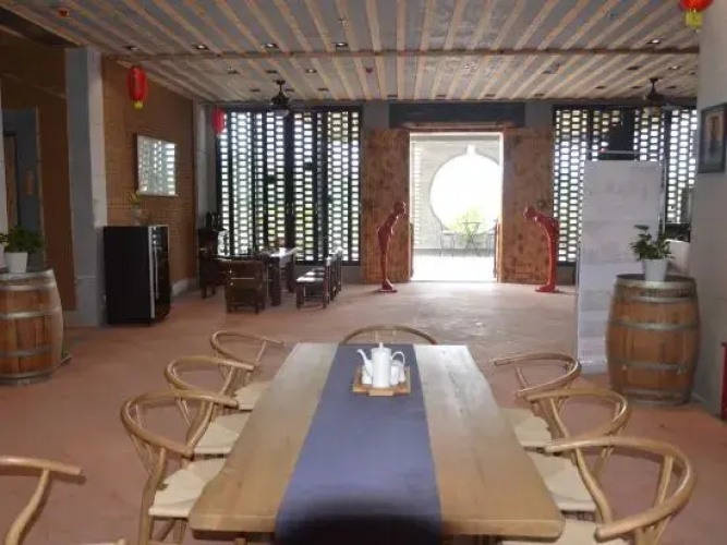 Xiangxi Hostel (Longmen Branch 2)