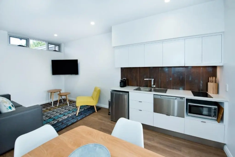 2 Bedrooms Apartment