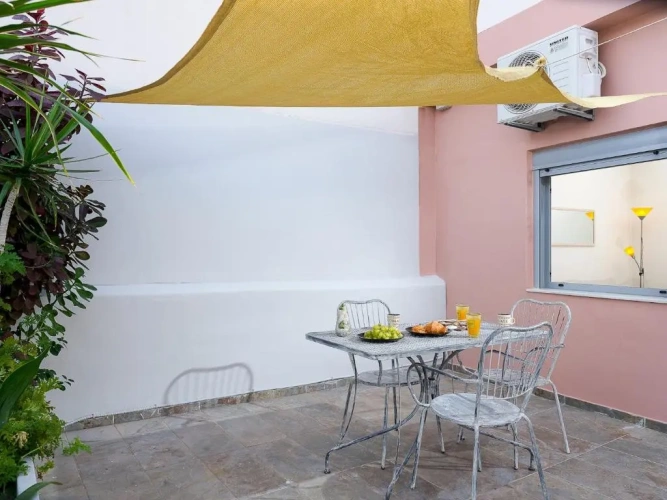 3 Bedrooms Apartment