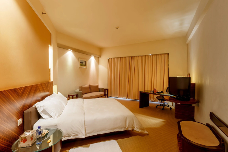 Parklane Hotel