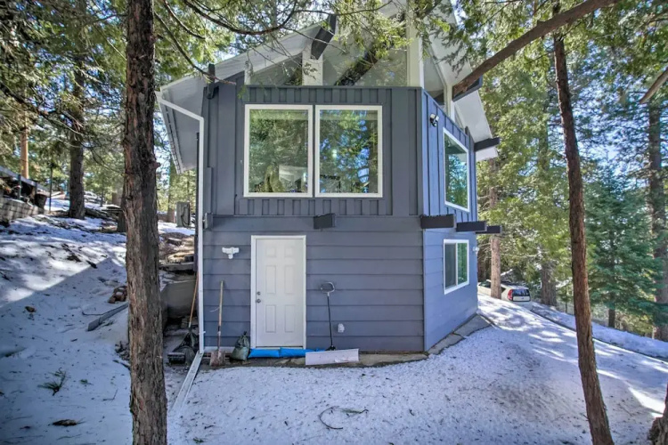 Chic Running Springs Forest Cabin w/ Deck!