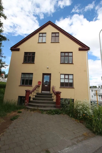 Steinaskjól Guesthouse