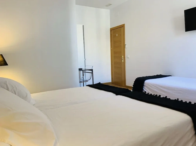 Standard Twin room with balcony